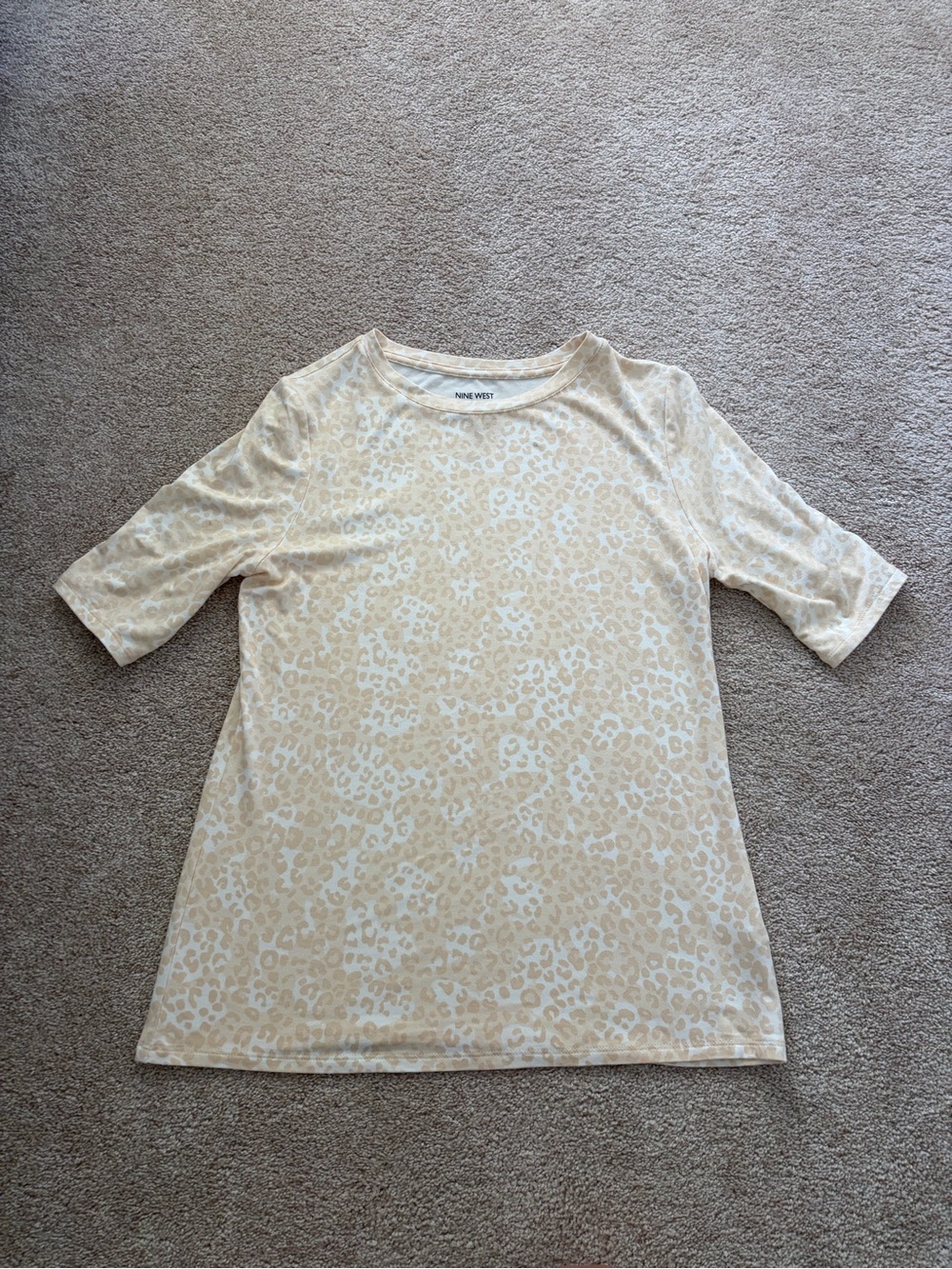 Nine West Cream and White Leopard Short Sleeve Tee